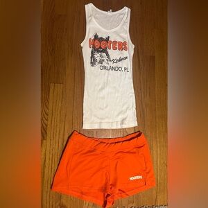 ARE YOU THE NEXT HOOTERS GIRL?!